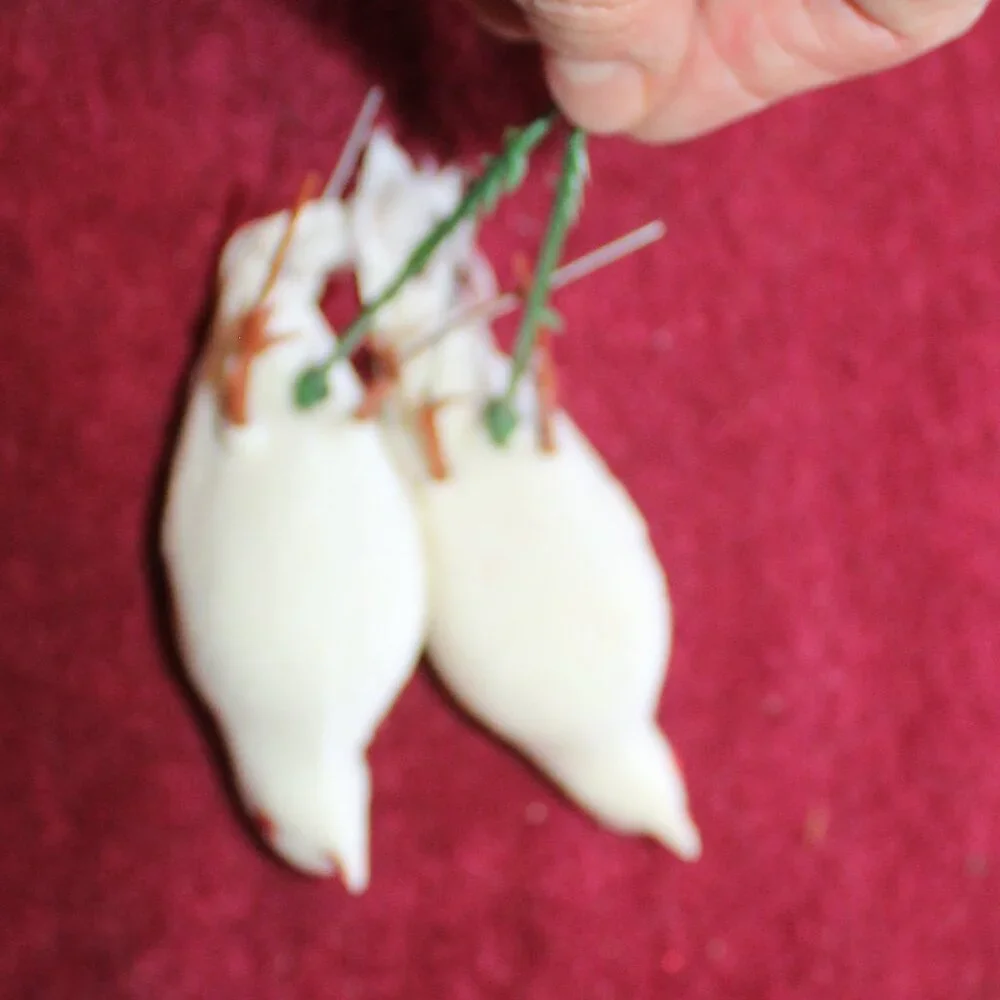 Vintage White Dove - plastic feet and floral pick - set of 2